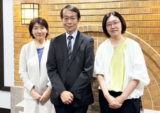 東京女子大学　長谷川教授（中央）、アセットマネジメントOne 伊藤（左）、矢野（右）