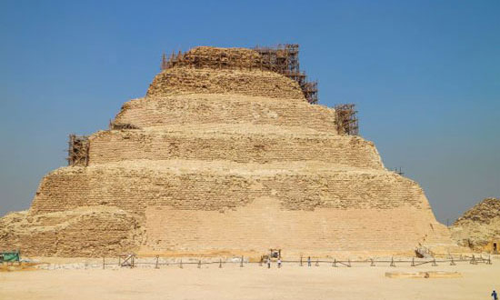 ピラミッド(イメージ)